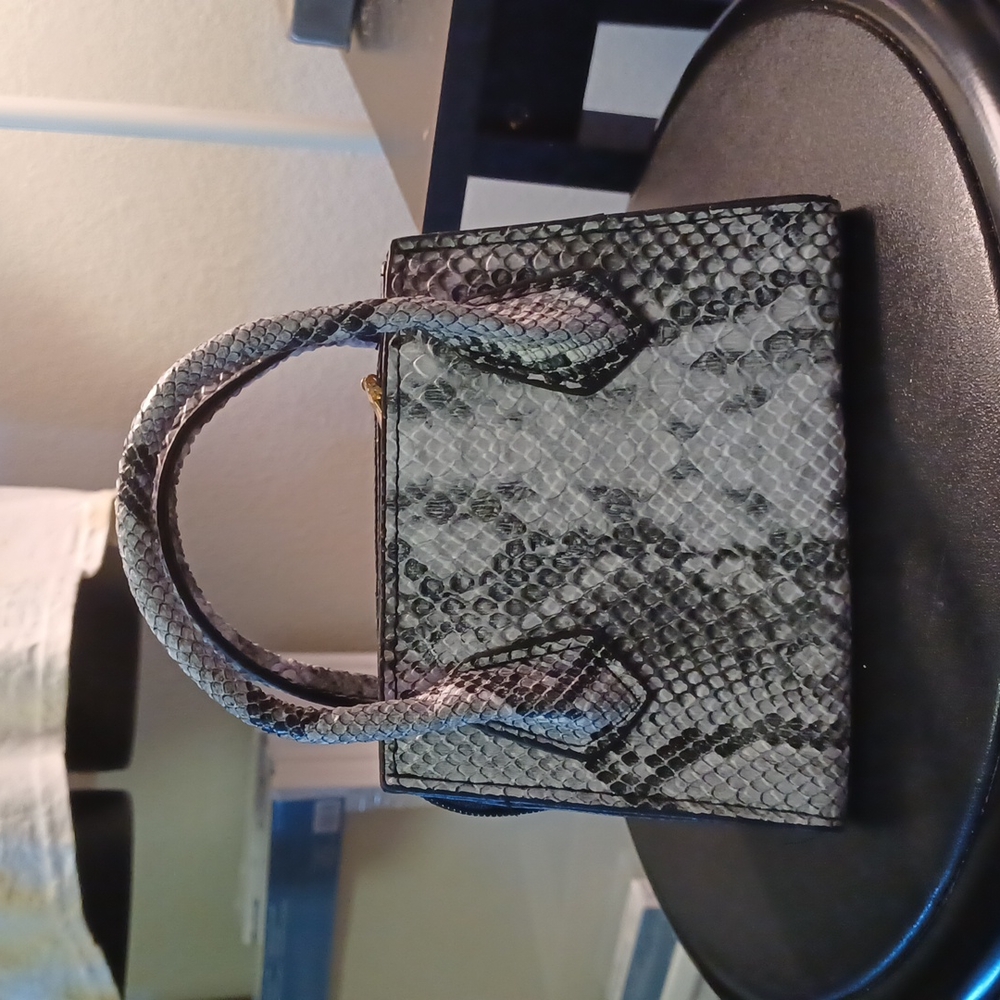 Mini Snakeskin Purse - Picture 7 of 8